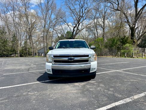 Used 2008 Chevrolet Silverado 1500 LT w/ Power Pack Plus RWD image 2