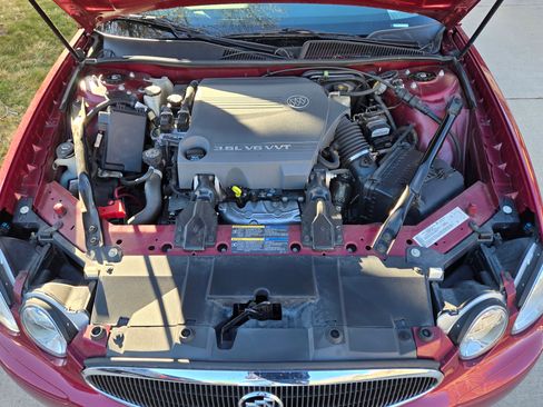 Used 2005 Buick LaCrosse CXS w/ Gold Convenience Package image 4