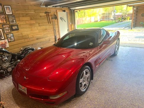 Used 1999 Chevrolet Corvette Coupe w/ Roof Pkg image 4