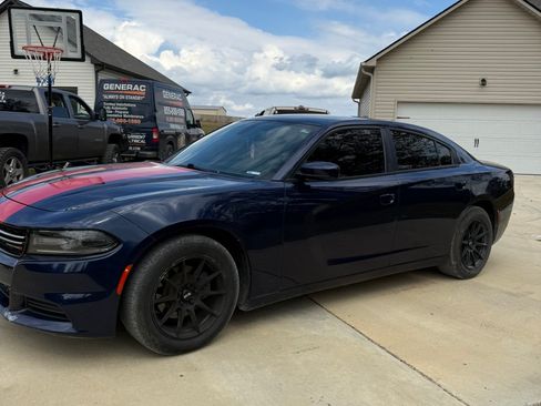 Used 2016 Dodge Charger SE w/ Popular Equipment Group RWD image 10