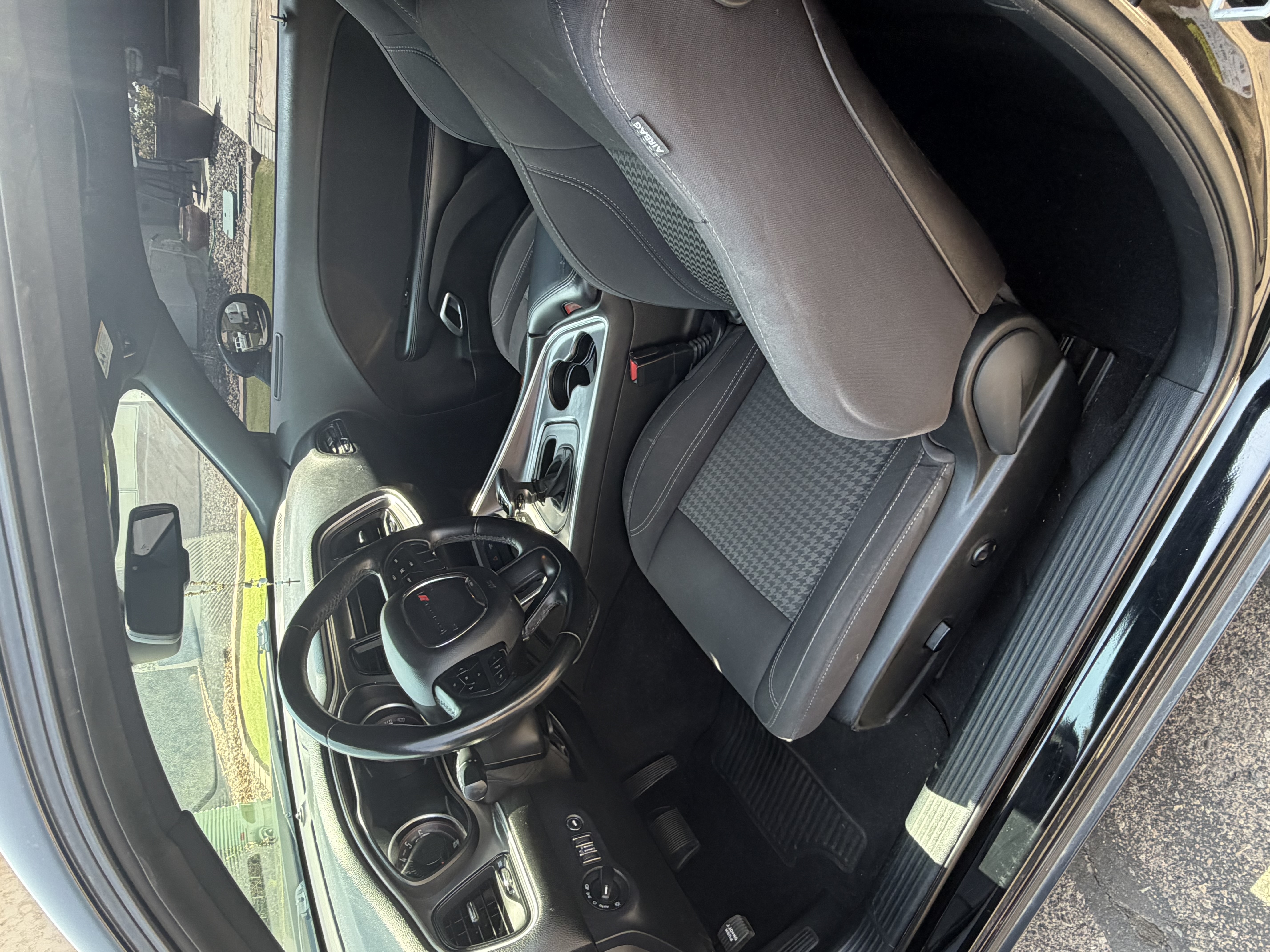 Used 2019 Dodge Challenger SXT RWD image 10