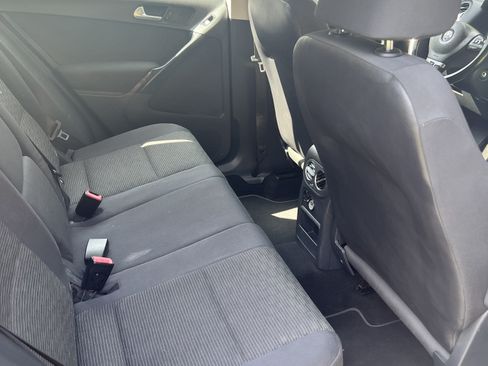 Used 2015 Volkswagen Tiguan S image 18