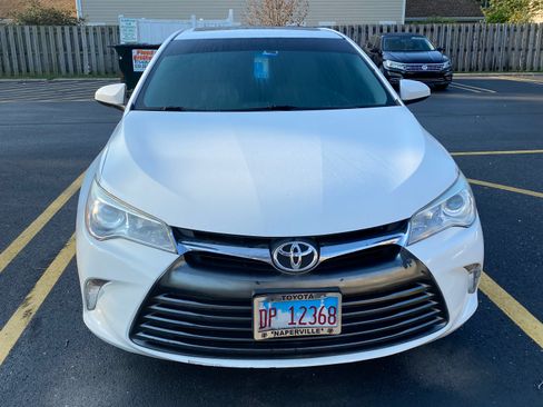 Used 2016 Toyota Camry LE w/ Moonroof Package image 2