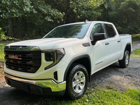 Used 2024 GMC Sierra 1500 Pro w/ Pro Value Package AWD/4WD image 1