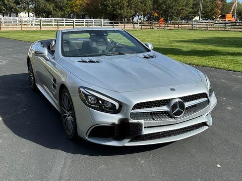 Used 2018 Mercedes-Benz SL 550 image 1