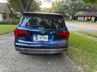 Used 2017 Honda Pilot EX-L image 2