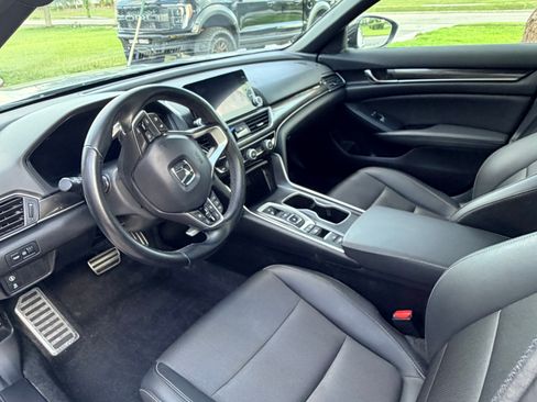 Used 2022 Honda Accord Sport image 3