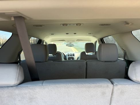 Used 2011 GMC Acadia SL w/ Preferred Package image 14