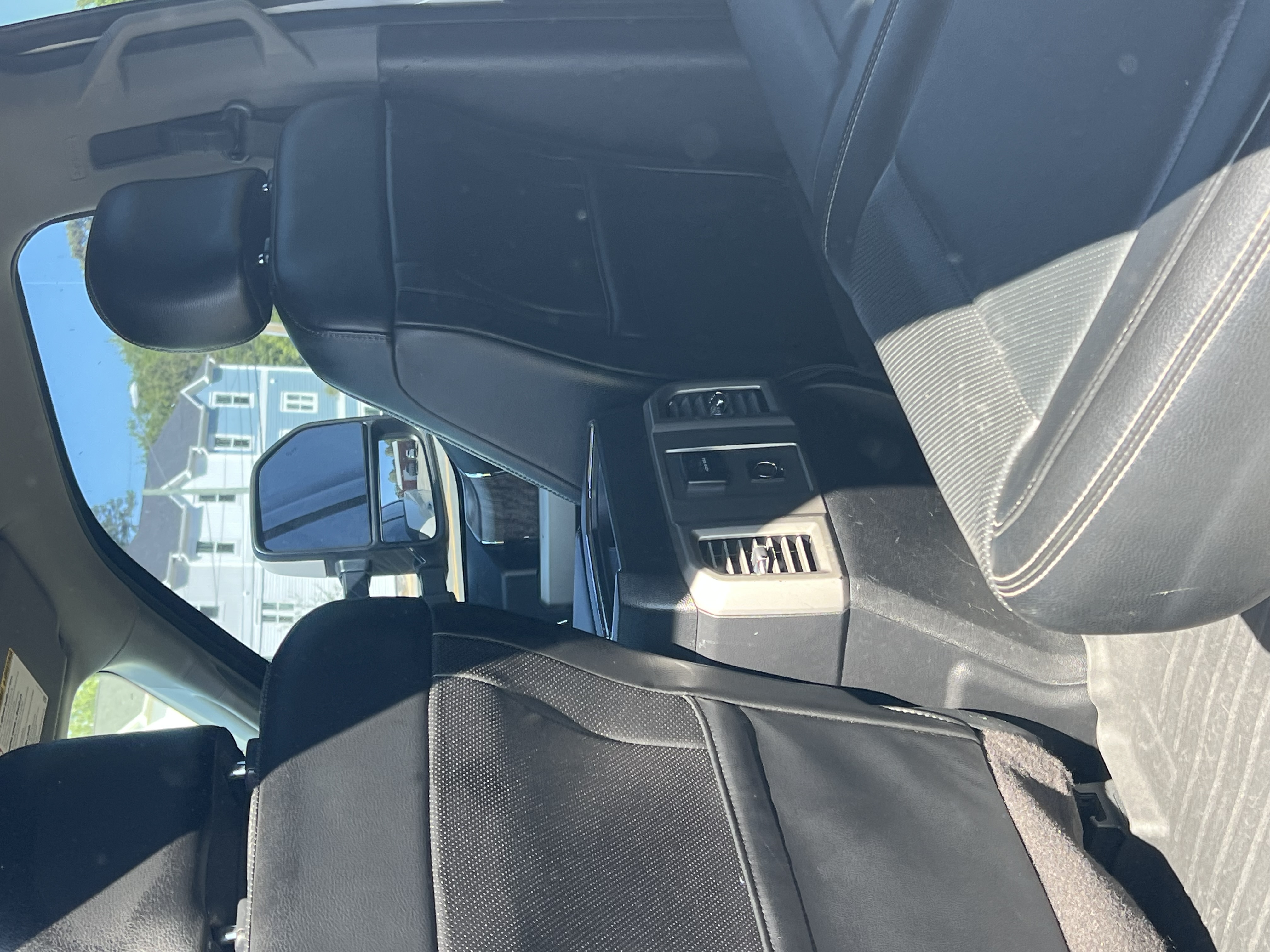 Used 2017 Ford F350 Lariat w/ Lariat Value Package AWD/4WD image 8