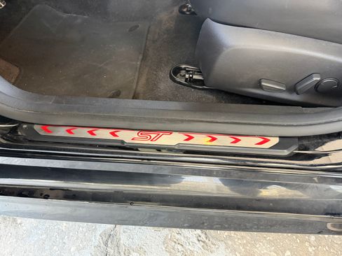 Used 2016 Ford Focus ST w/ Equipment Group 402A image 17