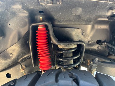 Used 2005 Jeep Wrangler Unlimited w/ Premium Audio Group image 10