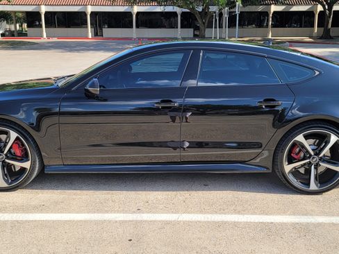 Used 2016 Audi RS 7 Prestige w/ Carbon-Optic Package image 11