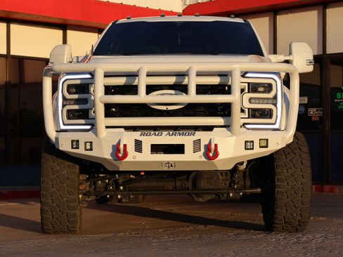 Used 2026 Ford F450 Platinum w/ FX4 Off-Road Package AWD/4WD image 4