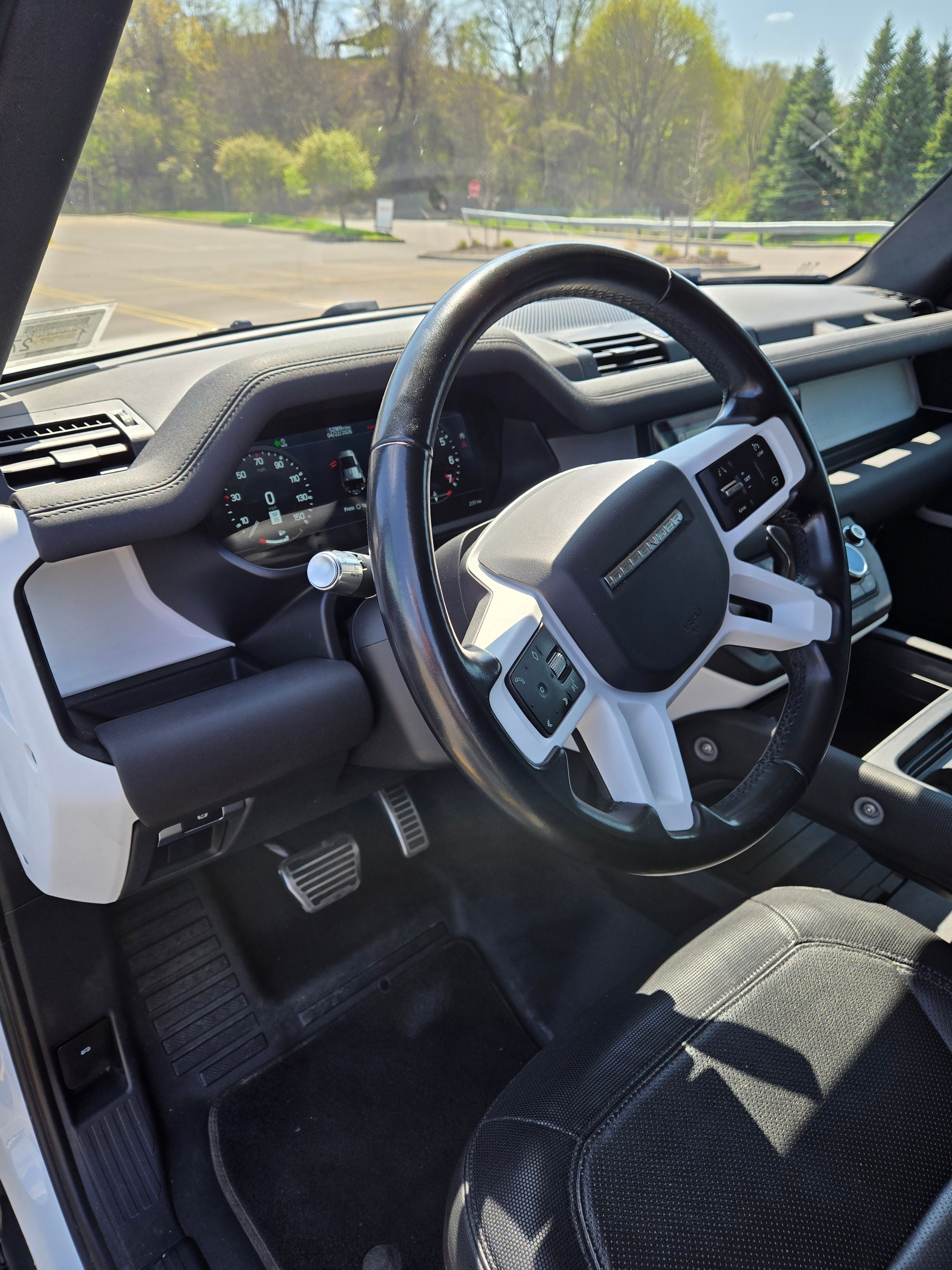 Used 2021 Land Rover Defender 110 X-Dynamic SE AWD/4WD image 14