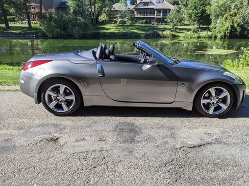 Used 2007 Nissan 350Z Touring image 5