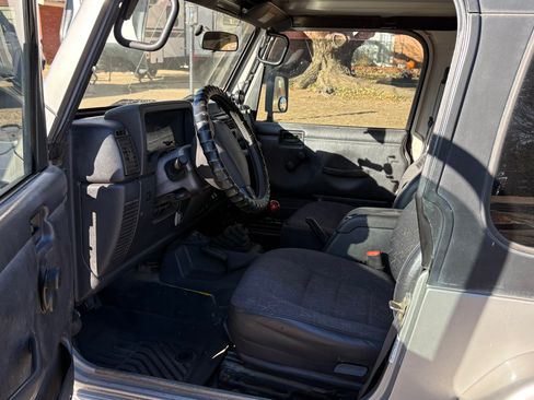 Used 2001 Jeep Wrangler Sport image 10