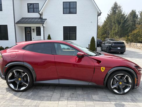 Used 2025 Ferrari Purosangue image 6