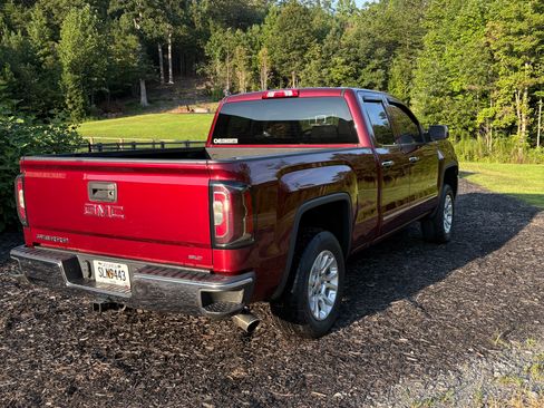 Used 2017 GMC Sierra 1500 SLT w/ SLT Premium Package AWD/4WD image 4