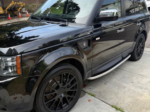 Used 2011 Land Rover Range Rover Sport HSE LUX AWD/4WD image 2