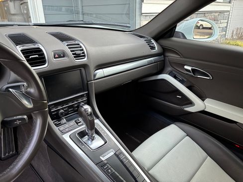 Used 2015 Porsche Cayman S image 19