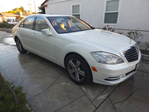 Used 2010 Mercedes-Benz S 550 image 4
