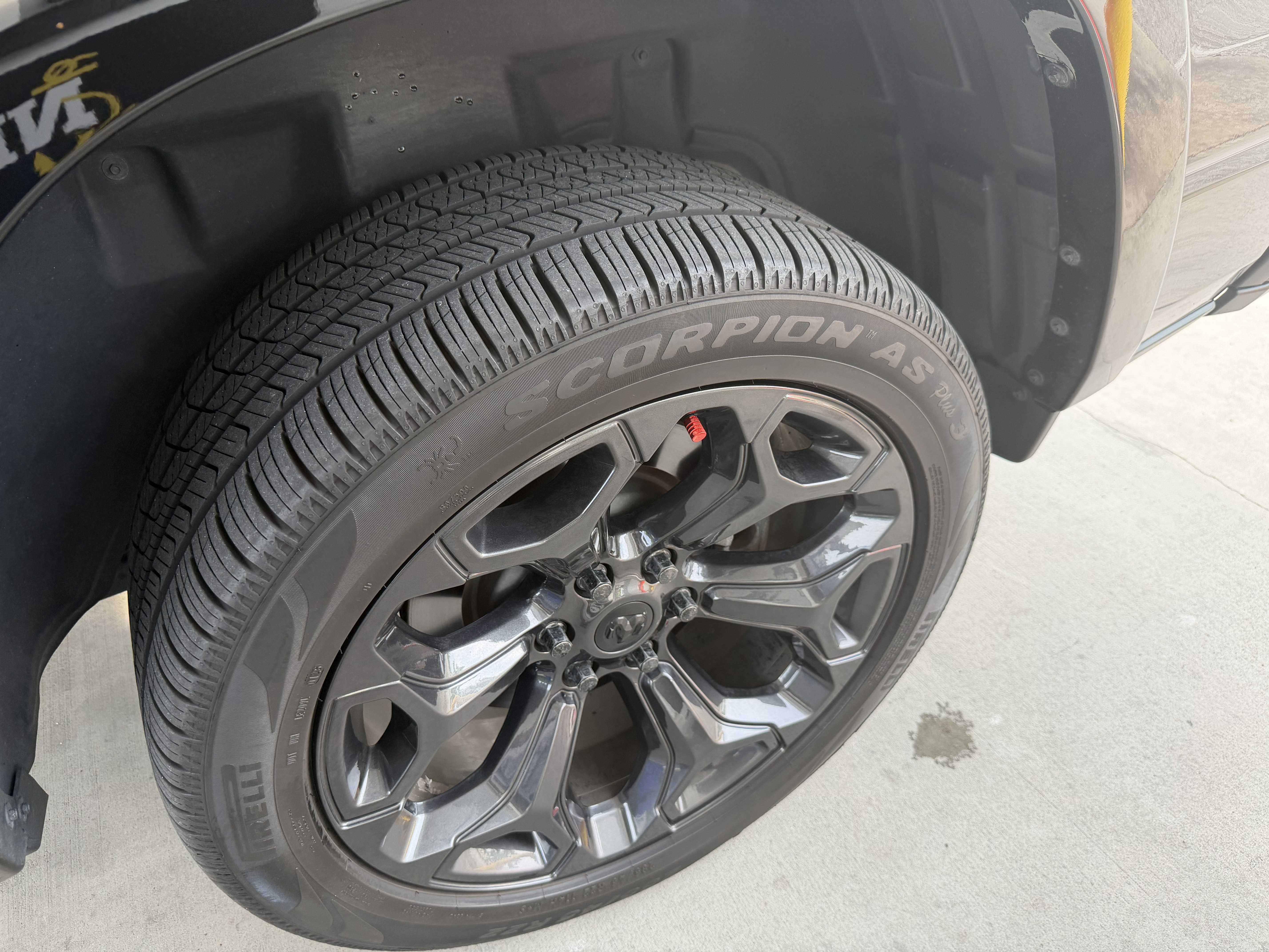 Used 2024 RAM 1500 Limited AWD/4WD image 9