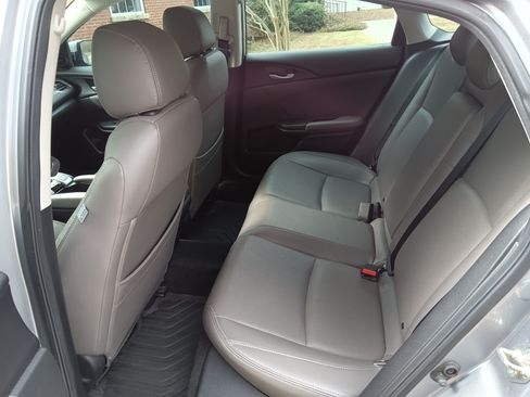 Used 2019 Honda Civic EX image 6