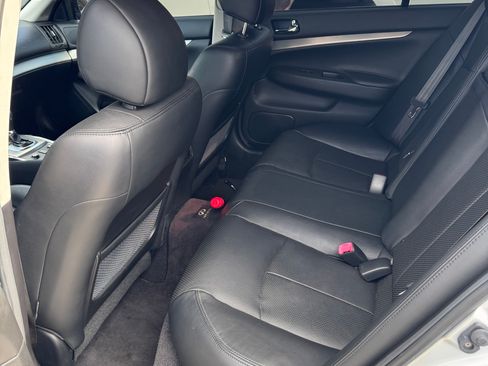 Used 2013 INFINITI G37 x Sedan w/ Premium Pkg image 9