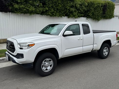 Used 2019 Toyota Tacoma SR RWD image 1