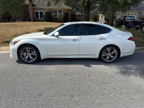 Used 2016 INFINITI Q70 3.7 w/ Sport Package image 2