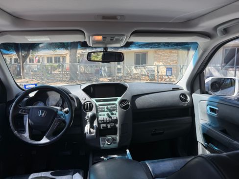 Used 2011 Honda Pilot Touring image 11