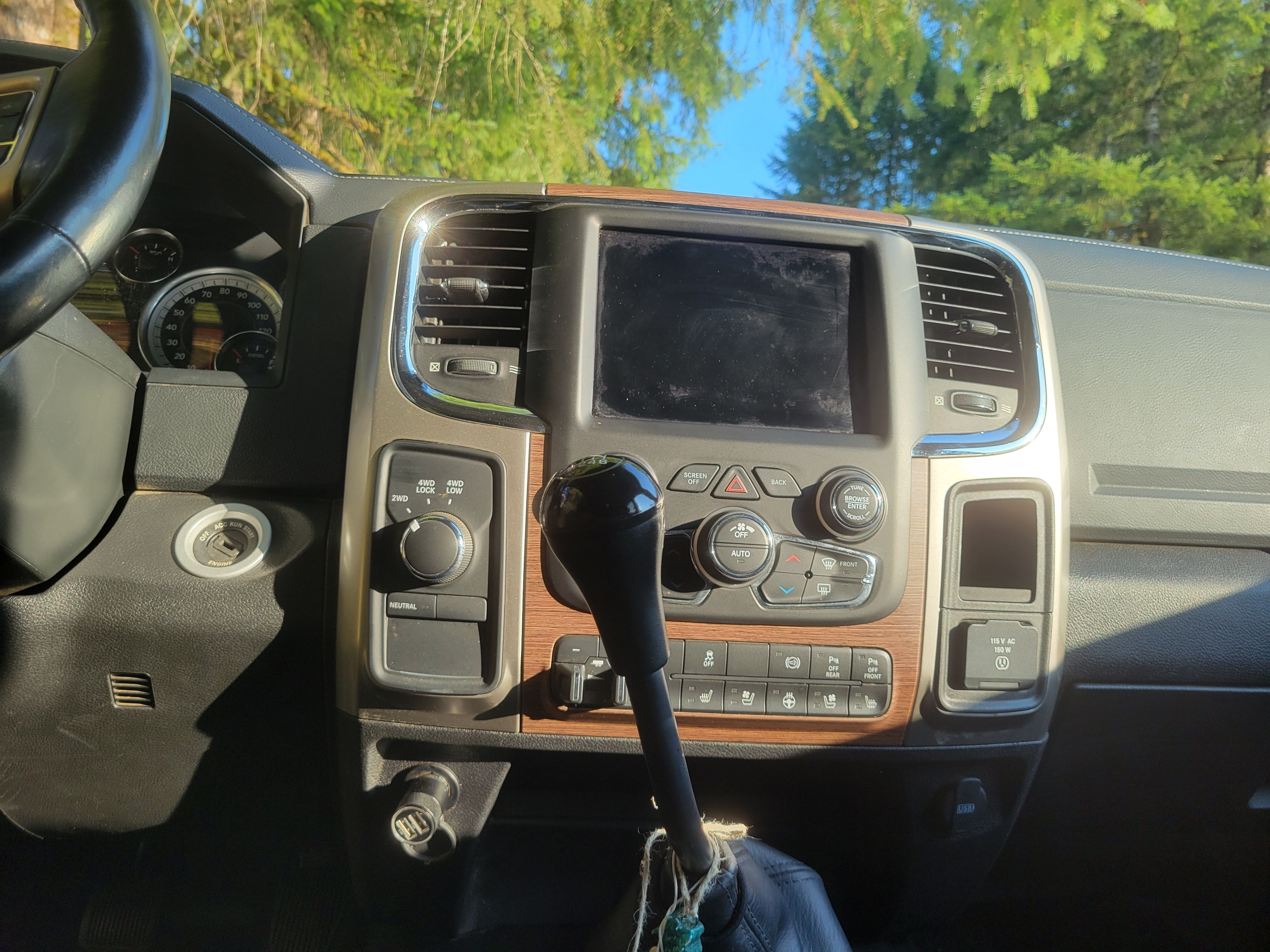 Used 2018 RAM 2500 Laramie w/ Convenience Group AWD/4WD image 10