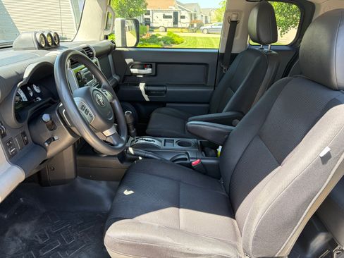 Used 2013 Toyota FJ Cruiser 4WD w/ Convenience Pkg image 11