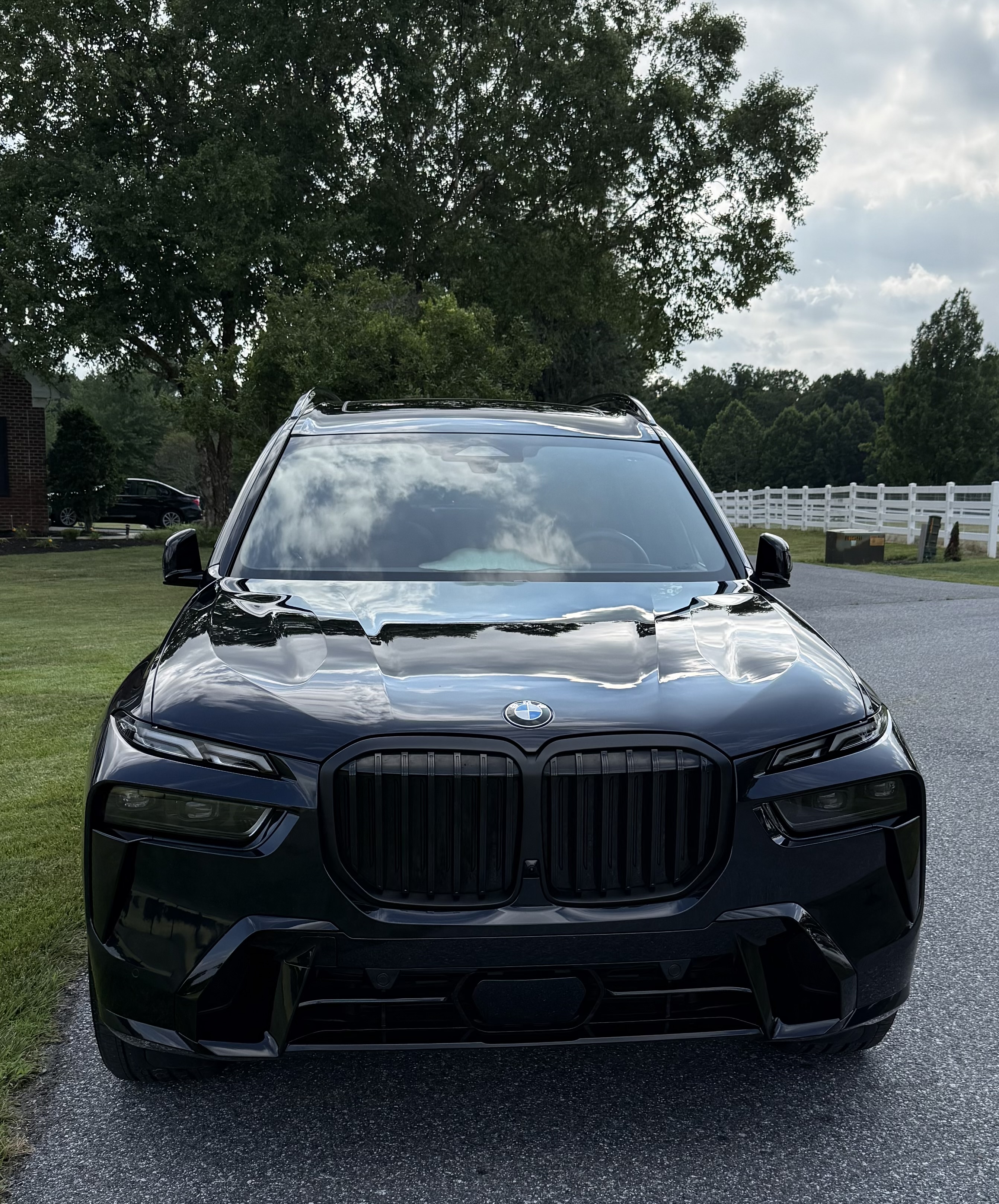 Used 2026 BMW X7 xDrive40i w/ M Sport Package AWD/4WD image 2