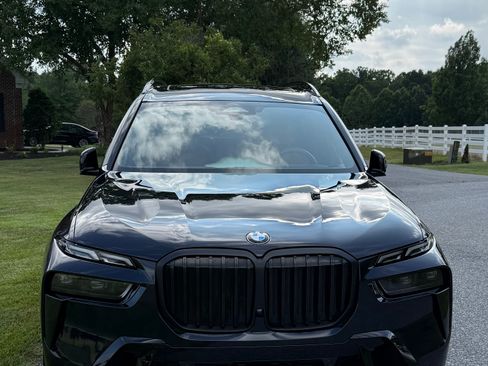 Used 2026 BMW X7 xDrive40i w/ M Sport Package AWD/4WD image 2