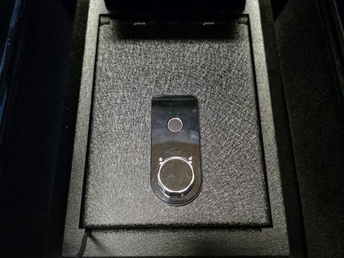 Used 2022 Tesla Model S Plaid image 15