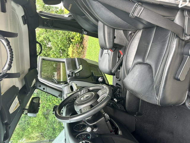Used 2013 Jeep Wrangler Unlimited Sahara w/ Dual Top Group AWD/4WD image 11