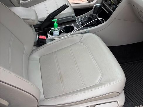 Used 2016 Volkswagen Passat 1.8T SE FWD image 11