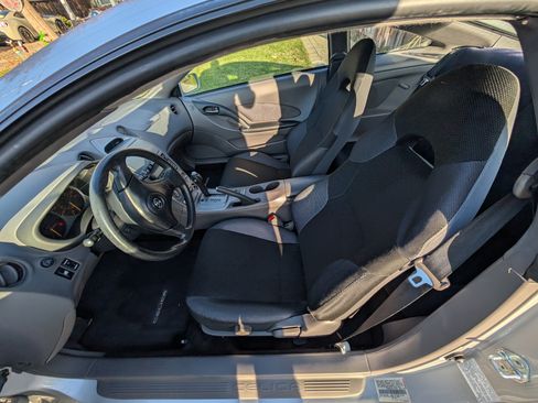 Used 2002 Toyota Celica GT image 10