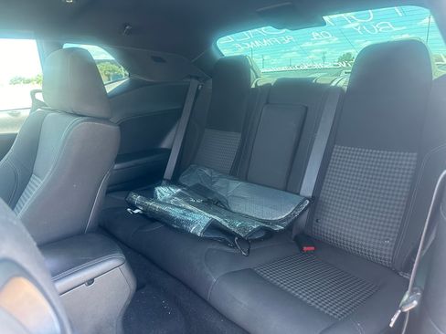 Used 2019 Dodge Challenger SXT w/ Blacktop Package image 11