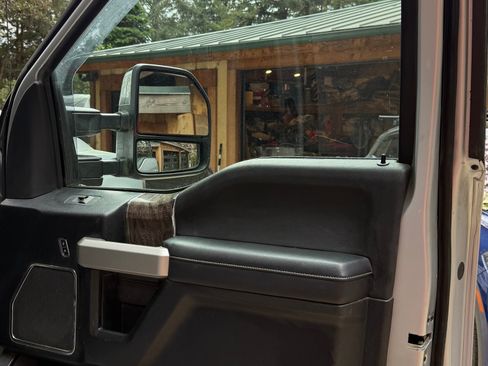 Used 2017 Ford F350 Lariat w/ Lariat Ultimate Package image 22