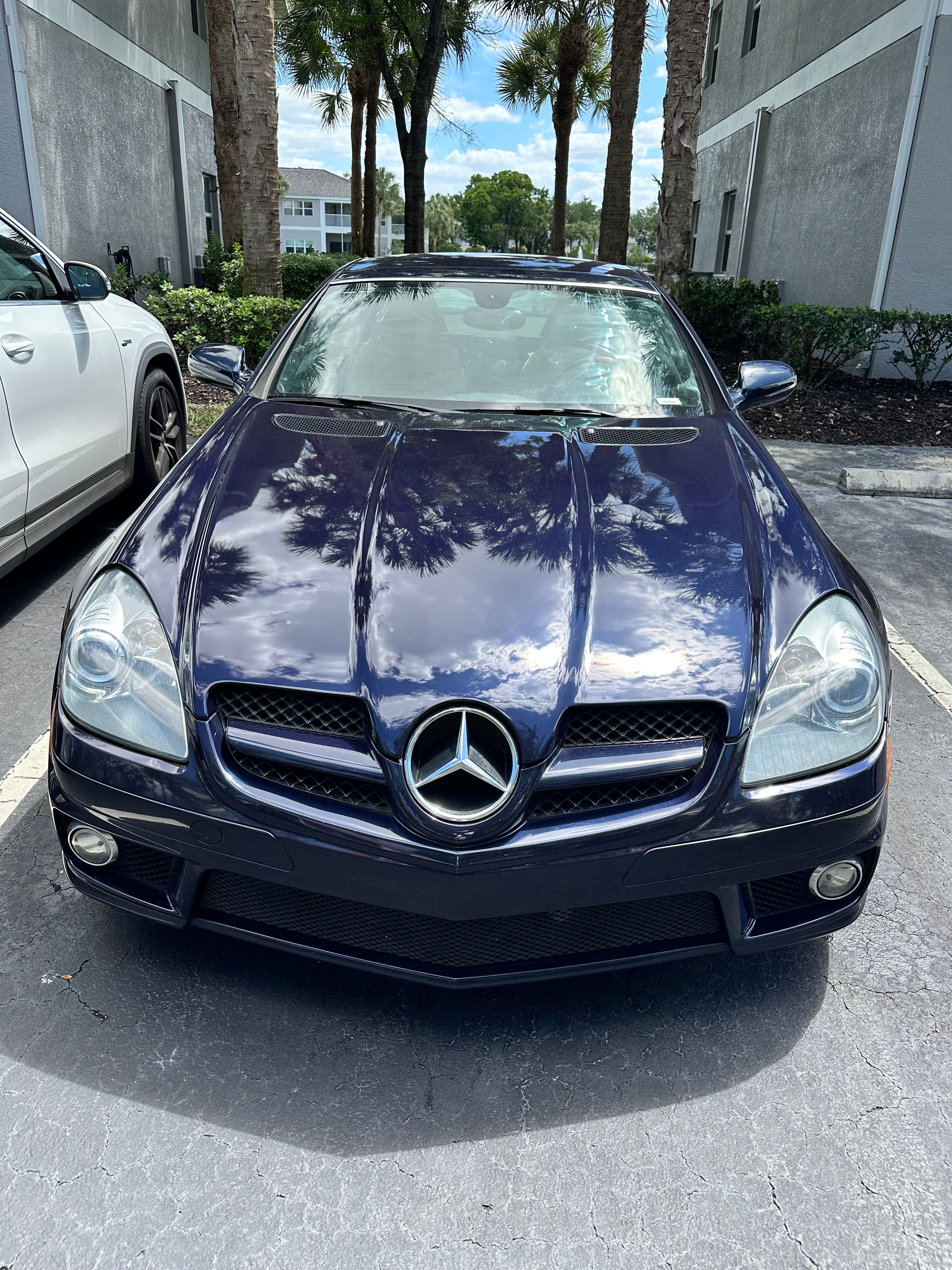 Used 2011 Mercedes-Benz SLK 300 image 5