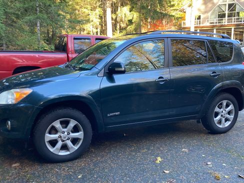 Used 2011 Toyota RAV4 Limited image 8