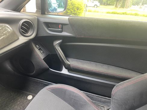 Used 2013 Scion FR-S RWD image 9
