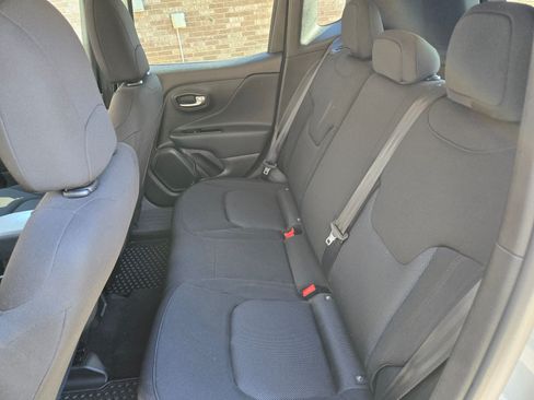 Used 2022 Jeep Renegade Sport w/ Sport Appearance Group image 9