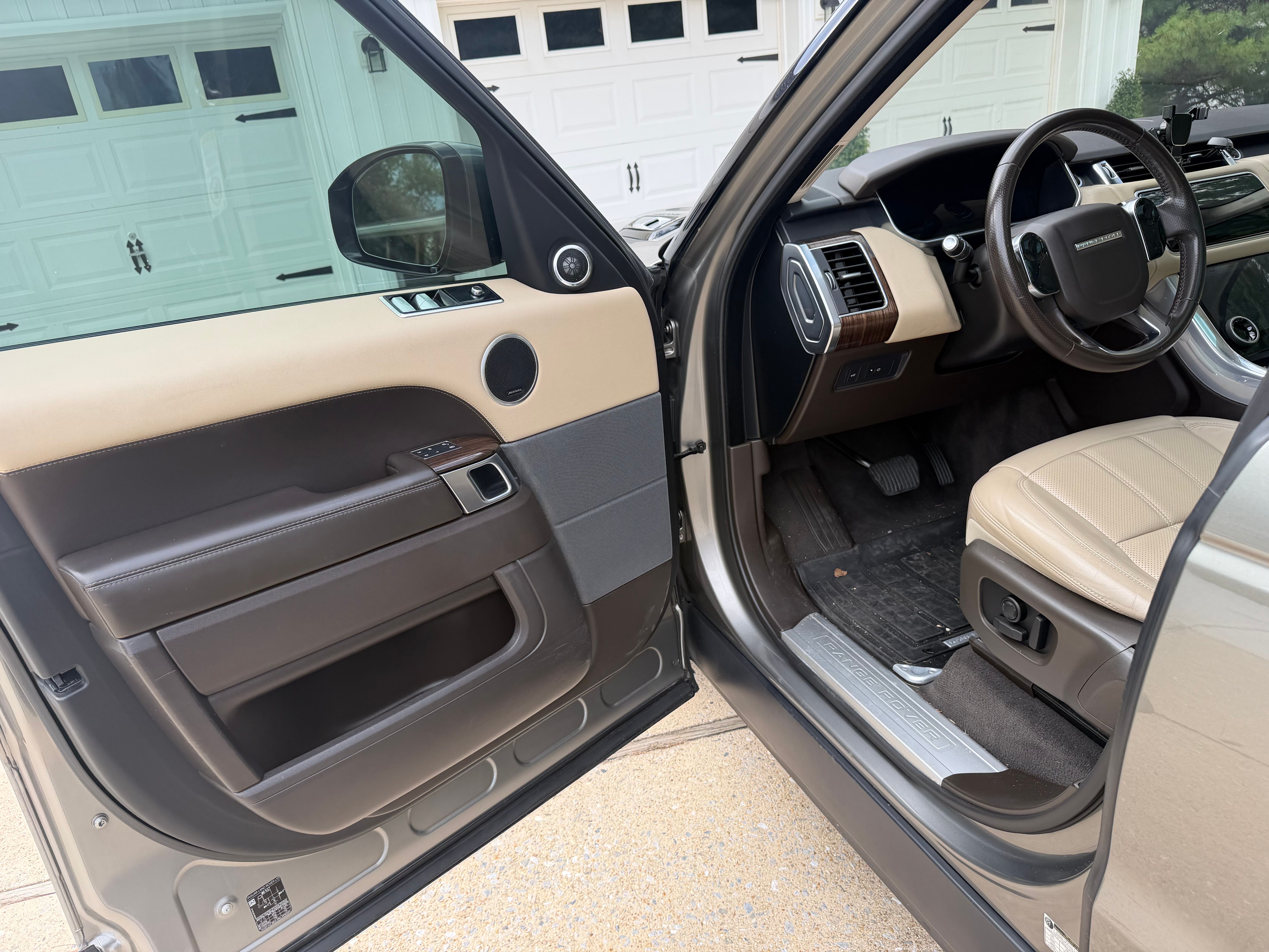 Used 2018 Land Rover Range Rover Sport HSE AWD/4WD image 14