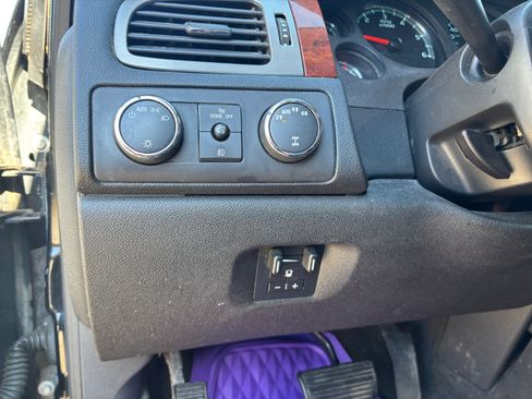 Used 2011 Chevrolet Tahoe LT image 10