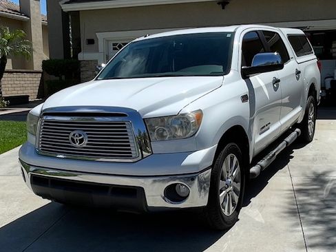 Used 2013 Toyota Tundra Platinum w/ Platinum Pkg image 2