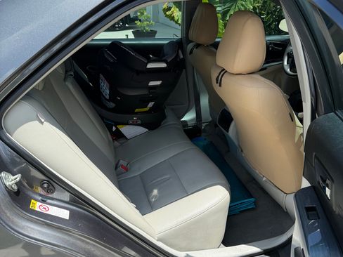 Used 2012 Toyota Camry LE FWD image 5
