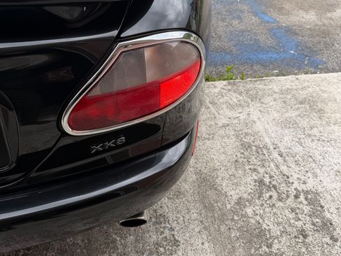 Used 2000 Jaguar XK8 Convertible RWD image 11